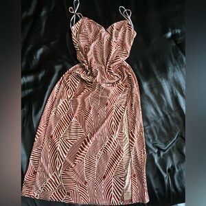 Slit brown and off white dress